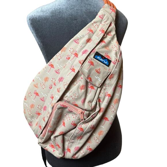 KAVU Sling Back Rope Bag Chillin' Flamingo Print Pink Peach Beige - Picture 1 of 6